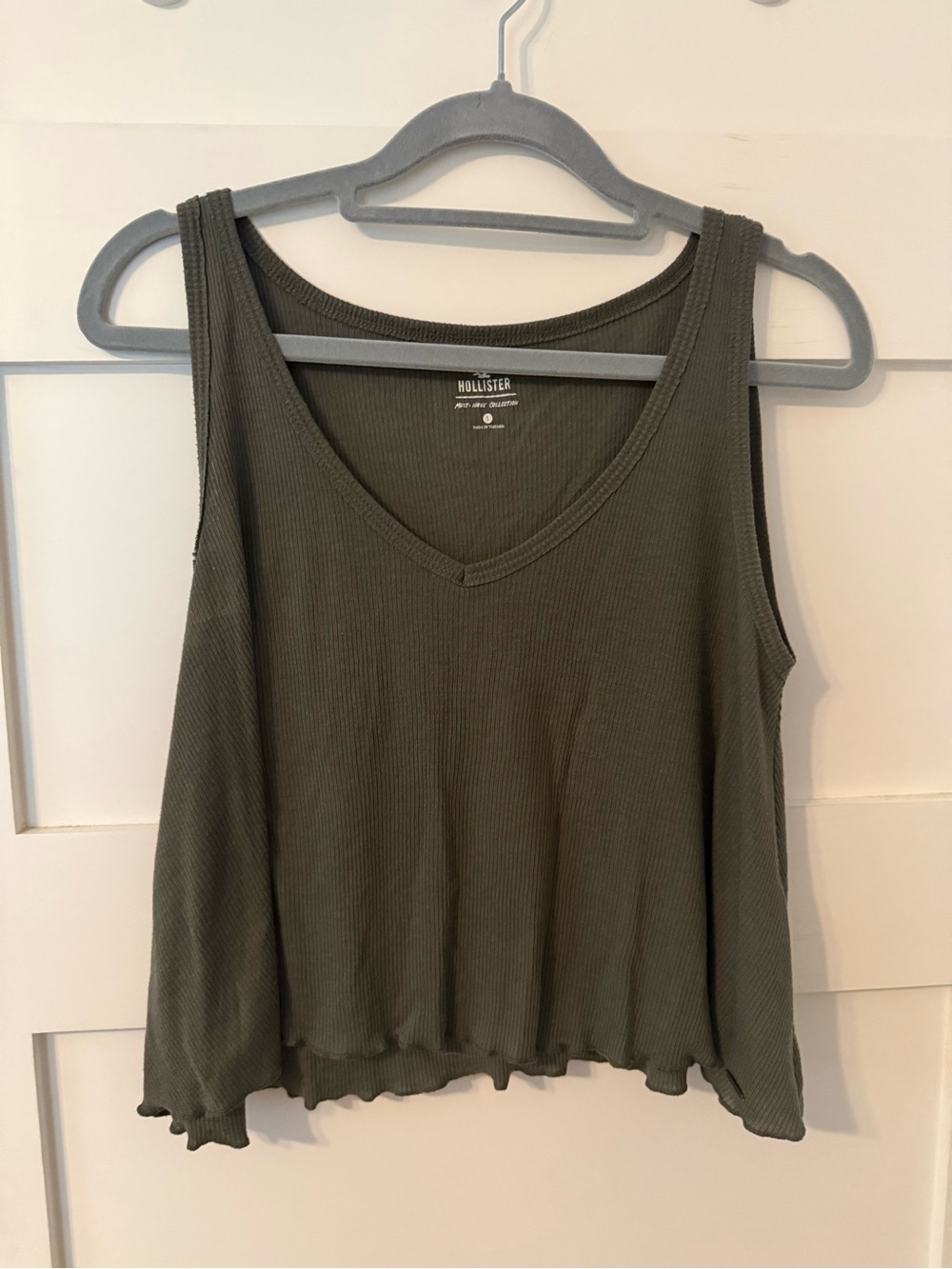 Hollister Ribbed Olive V-Neck Cropped Tank